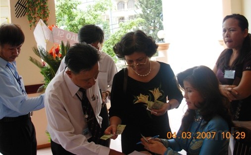 Nha_Tai_Tro_Vang[1]...nop_tien__ehehhehe.jpg -           